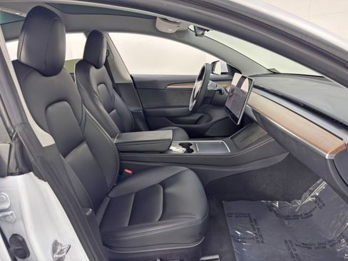 Used 2023 Tesla Model 3 Standard Range image 16