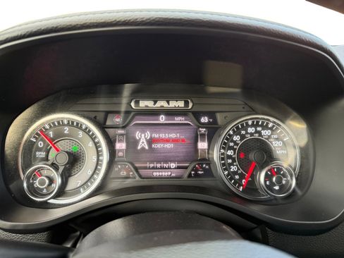 Used 2024 RAM 1500 Laramie image 15