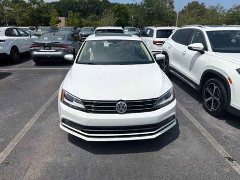 Used 2016 Volkswagen Jetta SEL FWD image 4