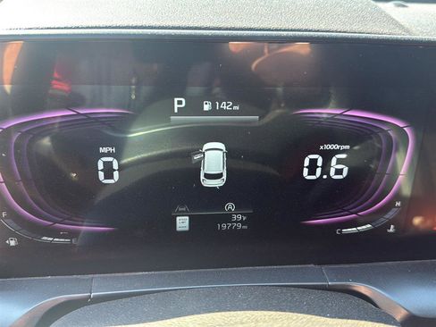 Used 2024 Kia Telluride S w/ S Sunroof Package image 3