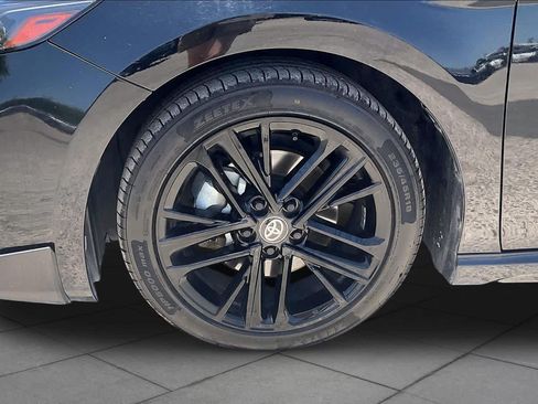 Used 2025 Toyota Camry SE FWD image 11