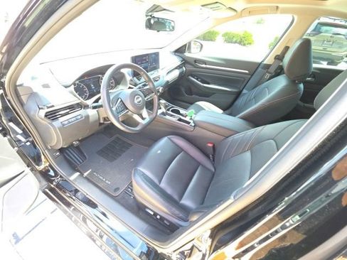 Used 2024 Nissan Altima 2.5 SR w/ SR Premium Package image 12