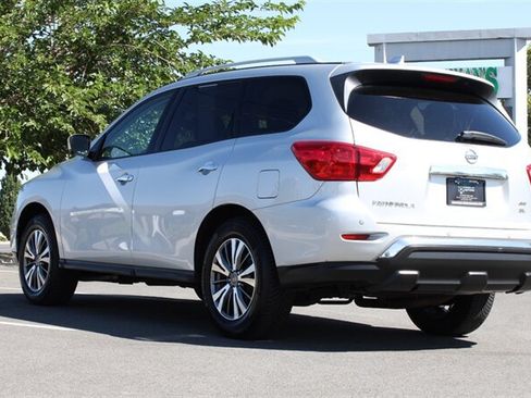 Used 2020 Nissan Pathfinder SL AWD/4WD image 8