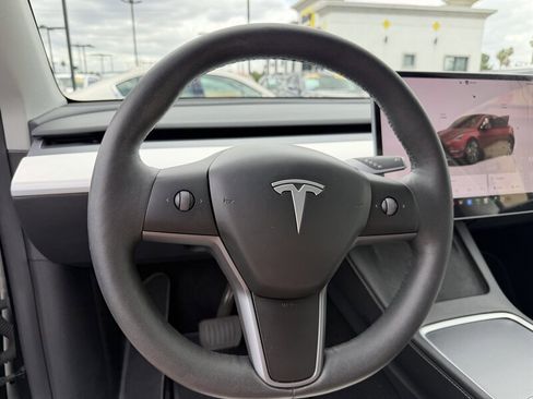 Used 2024 Tesla Model Y 2WD image 13
