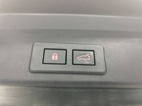 Used 2023 Subaru Ascent Limited w/ Technology Package image 39