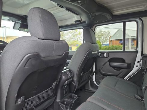 Used 2025 Jeep Wrangler Unlimited Rubicon image 13