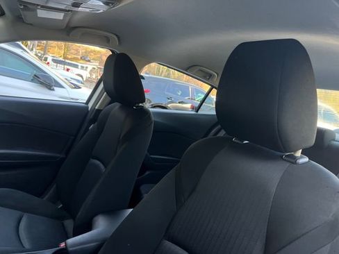 Used 2016 MAZDA MAZDA3 i Sport image 13