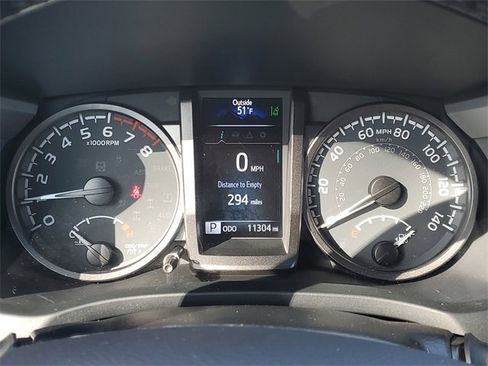 Used 2022 Toyota Tacoma TRD Sport image 24