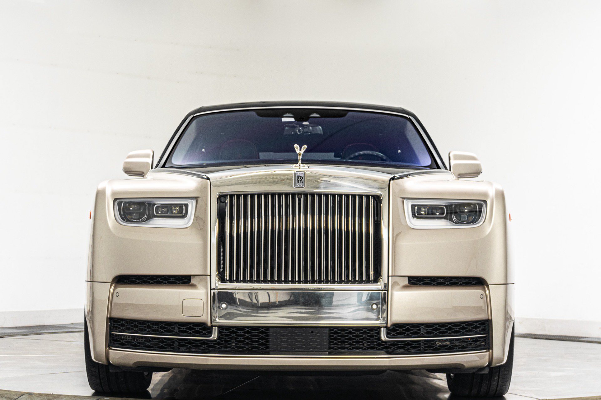 Used 2019 Rolls-Royce Phantom Sedan RWD image 4
