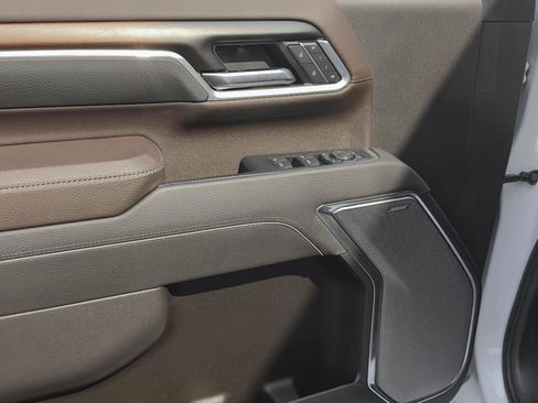 Used 2025 GMC Sierra 2500 Denali w/ Denali Reserve Package image 16