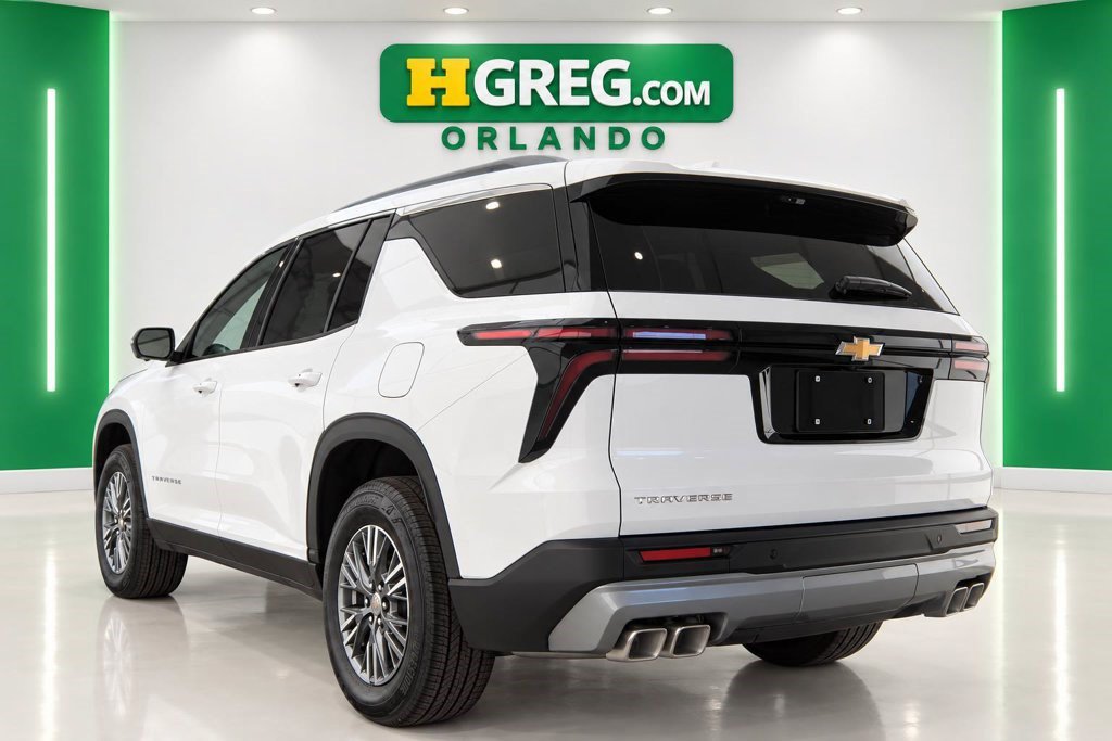 Used 2026 Chevrolet Traverse LT w/ Driver Confidence Package FWD image 2