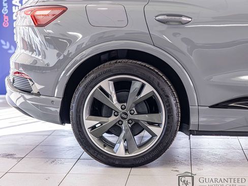 Used 2024 Audi Q4 e-tron Premium Plus w/ Premium Plus image 9