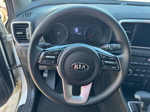 Used 2022 Kia Sportage LX image 13