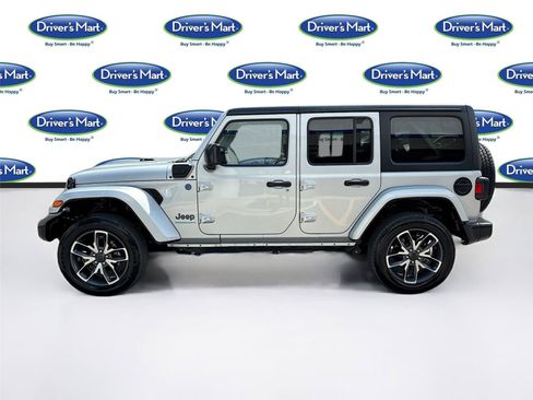 Used 2024 Jeep Wrangler Unlimited AWD/4WD image 4