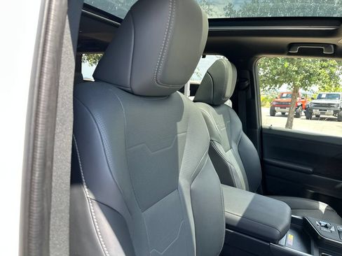 Used 2024 Lexus GX 550 w/ Accessory Package (2T) AWD/4WD image 39