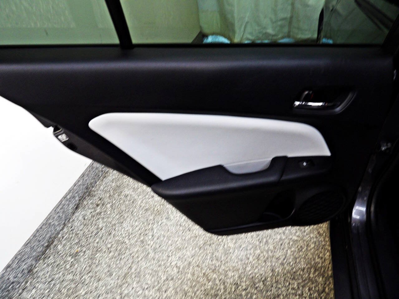 Used 2016 Toyota Prius Three FWD image 9