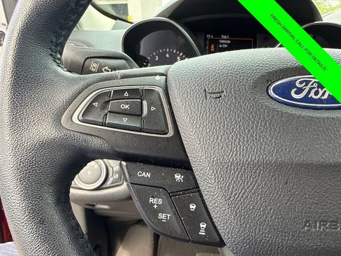 Used 2019 Ford Escape SEL AWD/4WD image 32