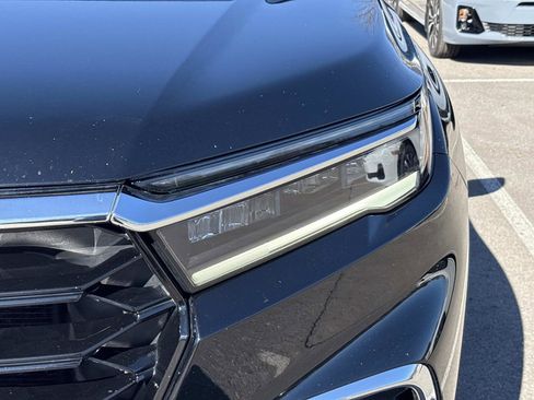 Used 2025 Honda Pilot Touring image 11