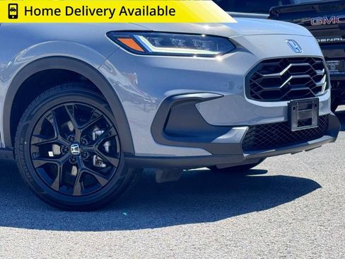 Used 2025 Honda HR-V Sport image 2