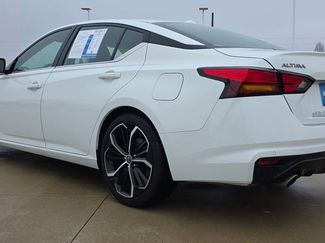 Used 2023 Nissan Altima 2.5 SR video 3