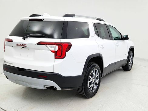 Used 2023 GMC Acadia SLT image 4