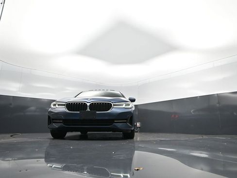 Used 2023 BMW 530e xDrive w/ Convenience Package image 45