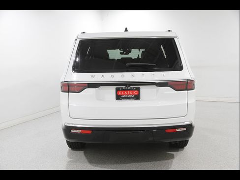 Used 2024 Jeep Wagoneer 4WD w/ Convenience Group I image 22