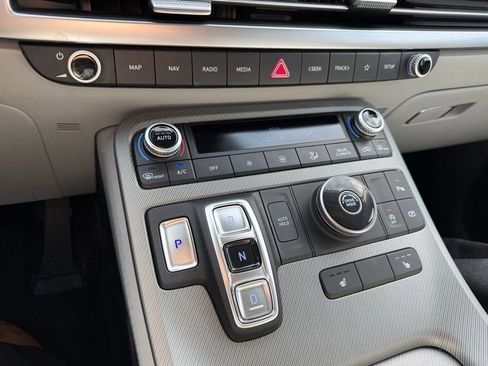 Used 2024 Hyundai Palisade SEL FWD image 17
