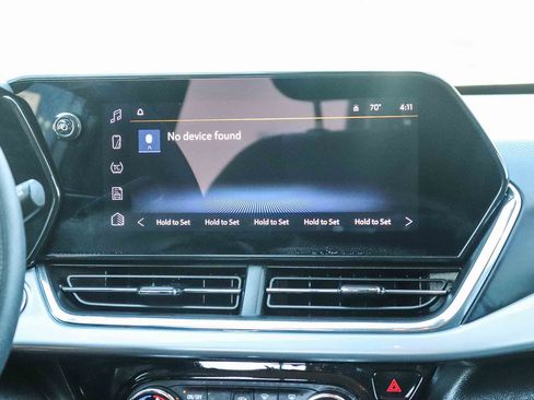 Used 2025 Chevrolet Trax LT FWD image 17
