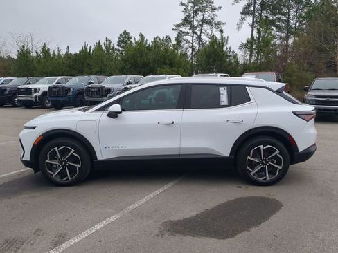 New 2026 Chevrolet Equinox EV LT FWD image 9