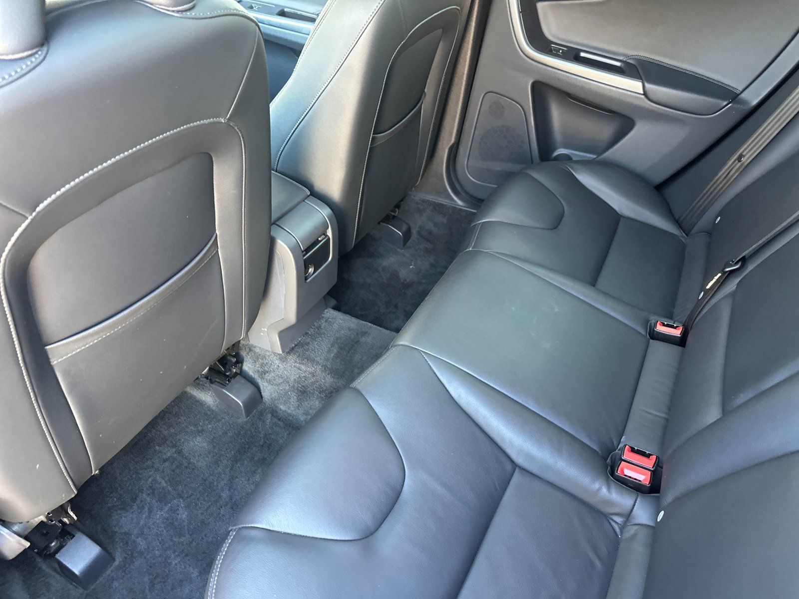 Used 2015 Volvo XC60 T6 Platinum AWD/4WD image 12