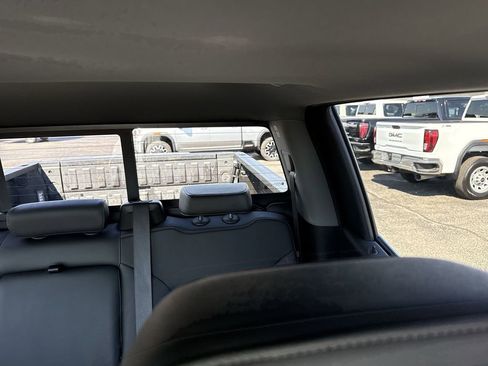 Certified 2022 GMC Sierra 1500 SLT w/ SLT Convenience Package image 12