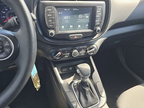 Used 2020 Kia Soul LX image 29