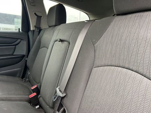 Used 2017 Chevrolet Traverse LT w/ Style and Technology Package image 28