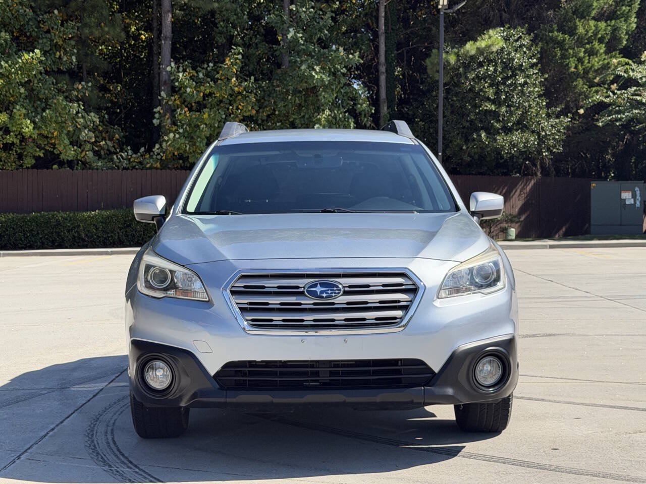Used 2017 Subaru Outback 2.5i Premium AWD/4WD image 2