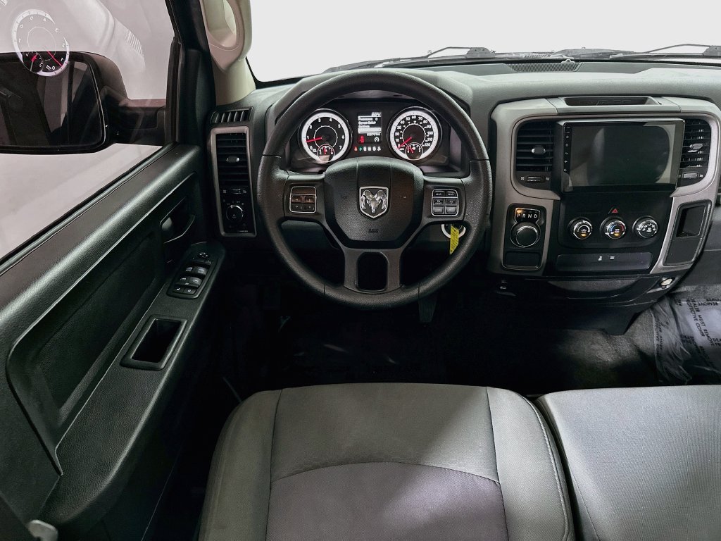 Used 2016 RAM 1500 Express RWD image 22