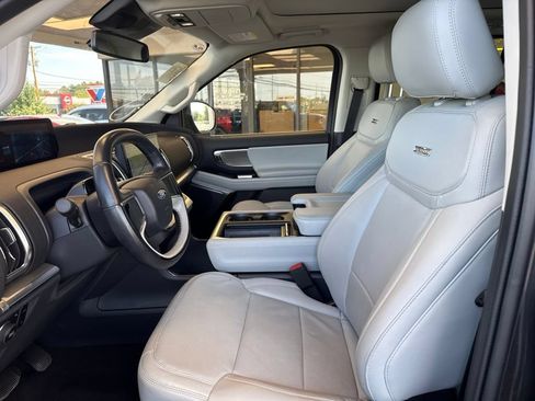 Used 2025 Ford Expedition Max Platinum w/ Driver's Package AWD/4WD image 14