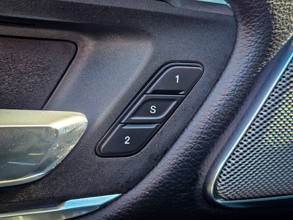 Used 2025 RAM 1500 Laramie w/ Night Edition AWD/4WD image 14
