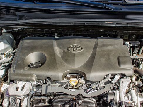 Used 2020 Toyota Camry SE FWD image 31