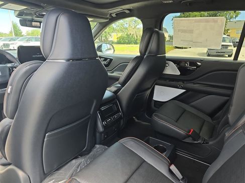 New 2025 Lincoln Aviator Black Label w/ Black Label Special Edition image 14