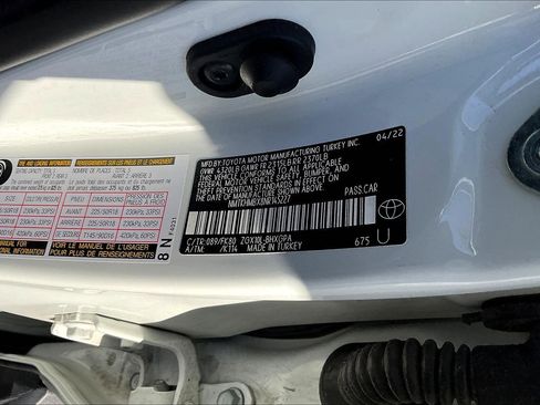 Used 2022 Toyota C-HR XLE FWD image 18