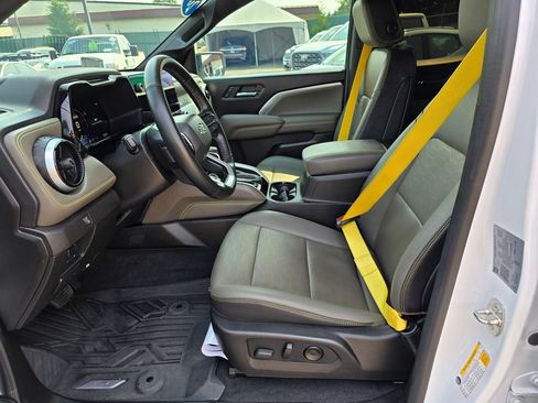 Used 2023 Chevrolet Colorado ZR2 w/ ZR2 Convenience Package III AWD/4WD image 21