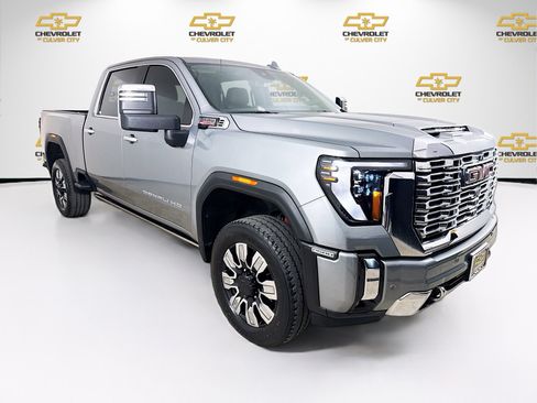 Used 2024 GMC Sierra 2500 Denali w/ Denali Reserve Package AWD/4WD image 1