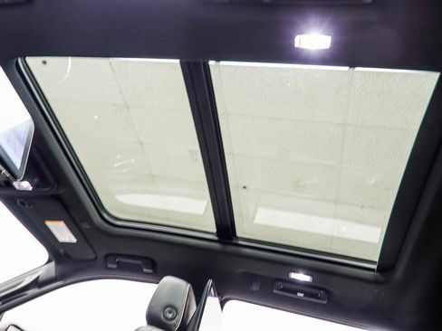 Used 2024 GMC Yukon XL SLT w/ SLT Premium Package image 42