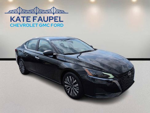 Used 2025 Nissan Altima 2.5 SV FWD image 1