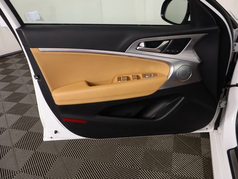 Used 2022 Genesis G70 2.0T w/ Prestige Package image 25