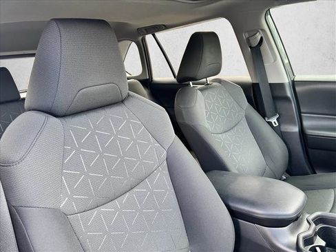 Certified 2021 Toyota RAV4 XLE w/ Convenience Package image 24