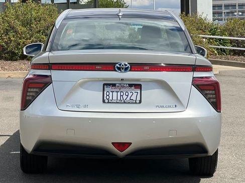 Used 2020 Toyota Mirai FWD image 8