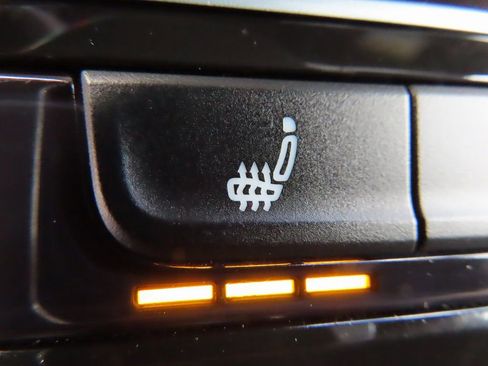 Used 2023 Volkswagen Atlas Cross Sport SEL R-Line image 9