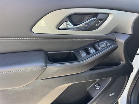 Certified 2023 Chevrolet Traverse LT w/ LT Premium Package image 13